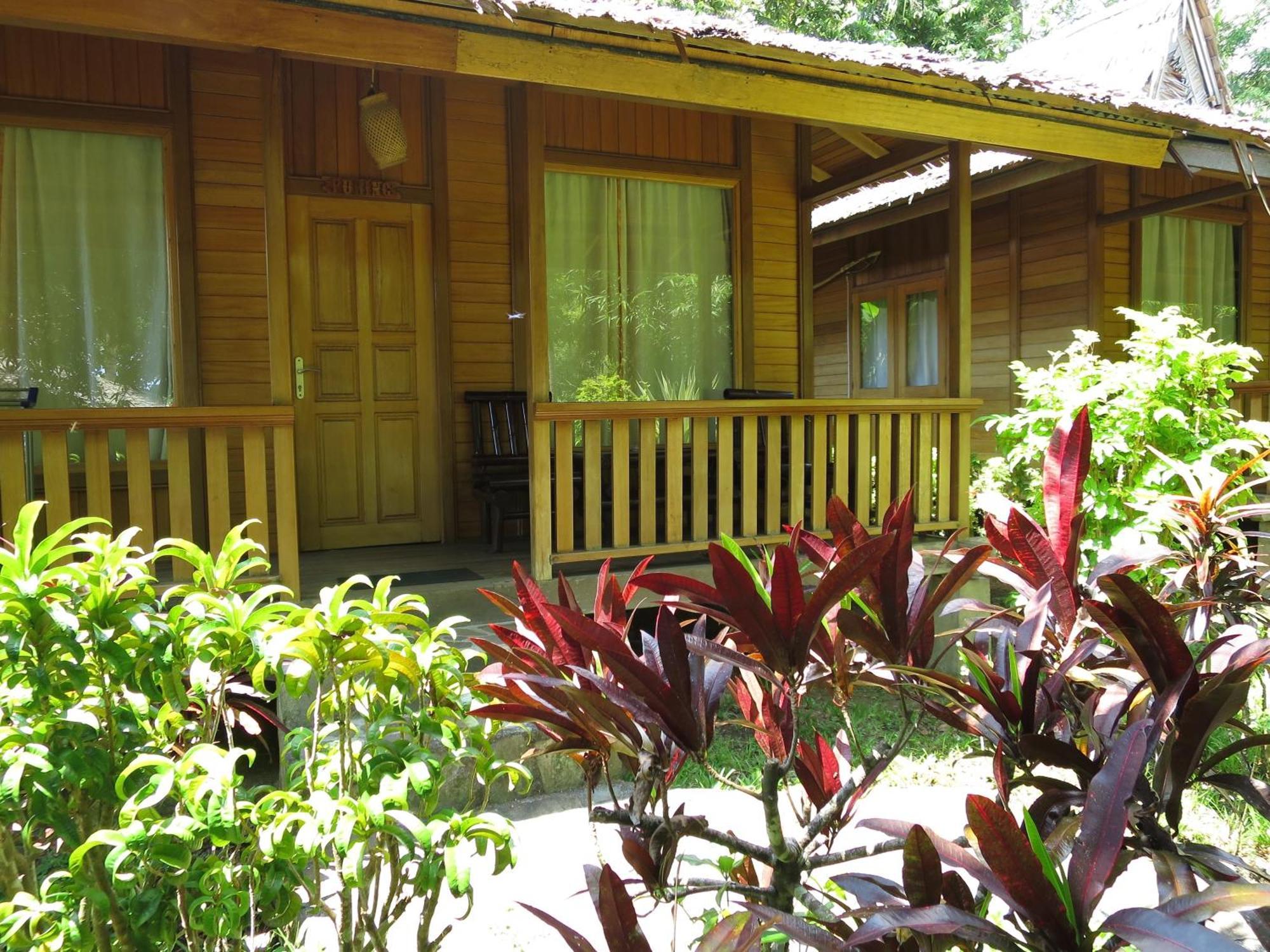 Mapia Resort Manado Exterior photo